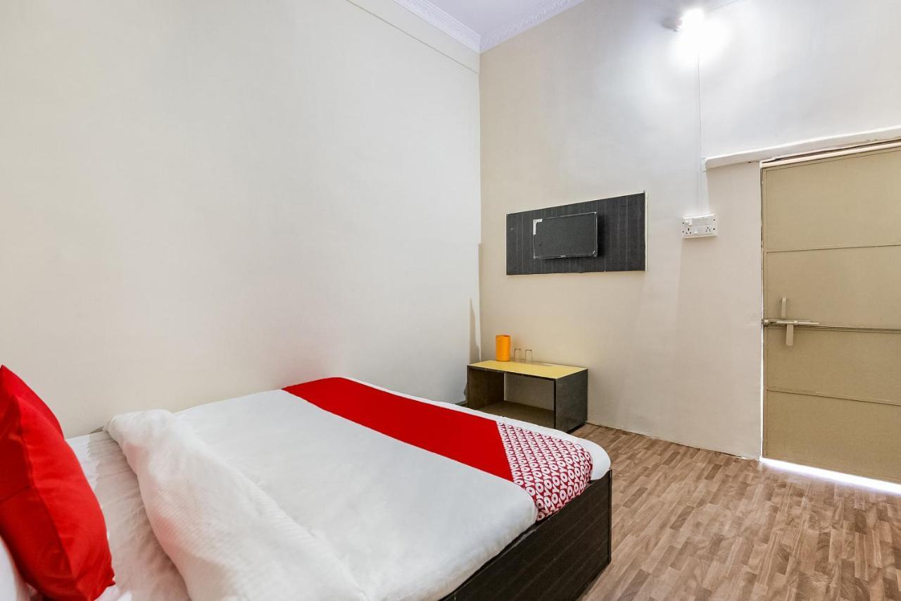 ג'אבלפור Oyo 69647 Yash Lodge מראה חיצוני תמונה
